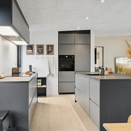 Semesterbostad Emelina - 300m From The Sea By Interhome