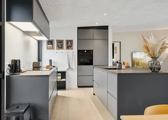 度假居 Emelina - 300m From The Sea By Interhome
