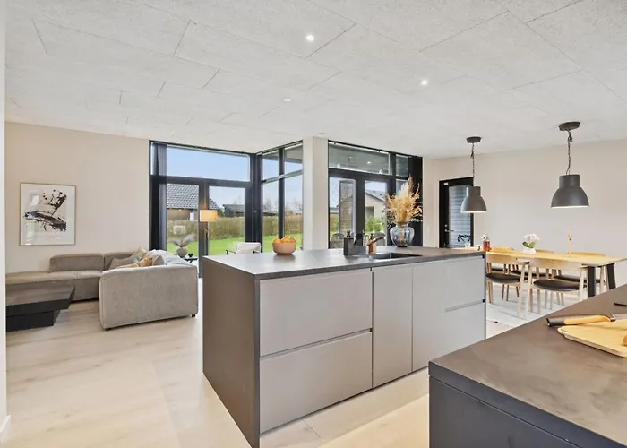 Emelina - 300m From The Sea By Interhome Semesterbostad